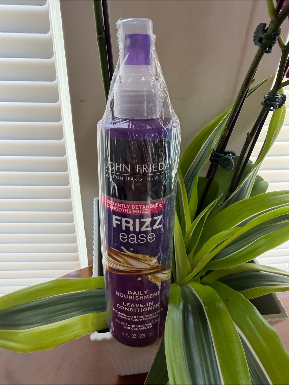 John Frieda Frizz Ease Daily Nourishment Leave-In Conditioner - Purple
